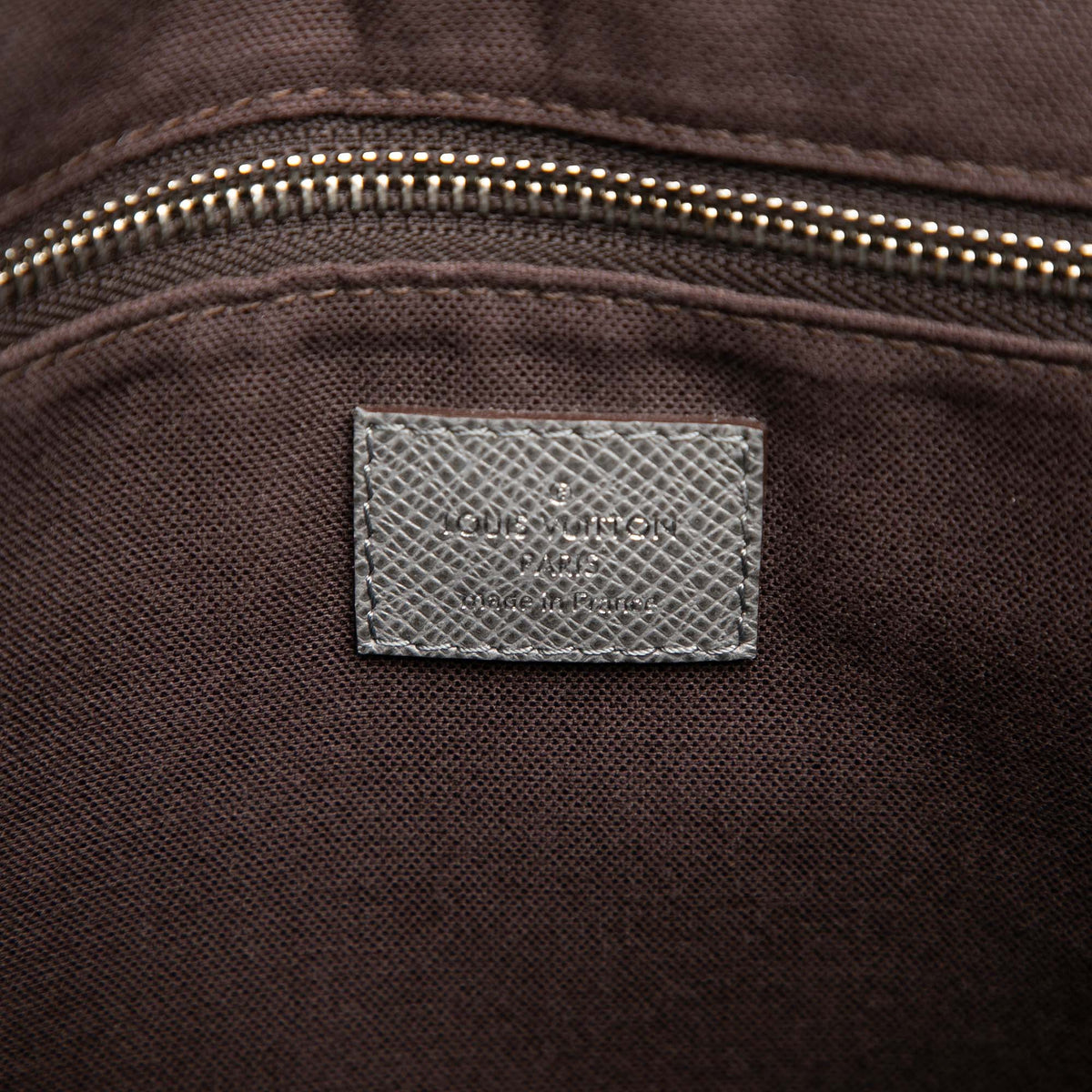 Louis Vuitton Taiga Roman PM