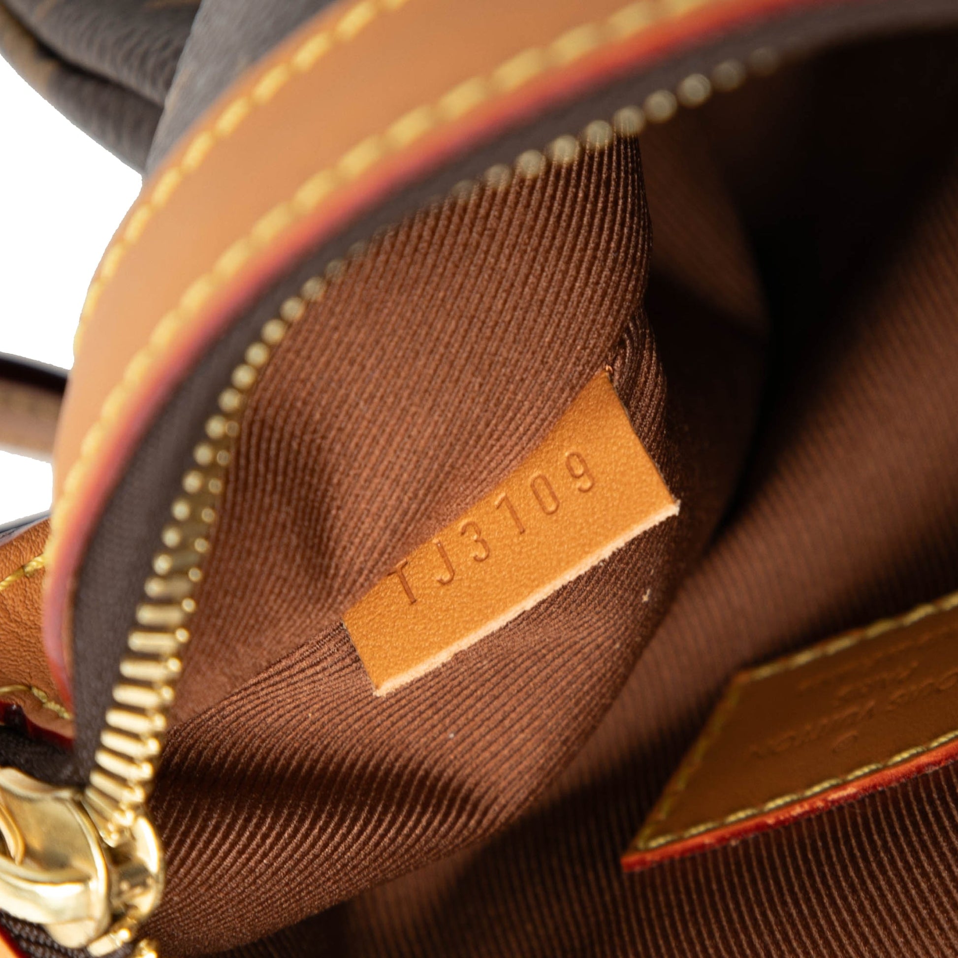 Louis Vuitton Monogram Saumur Messenger PM