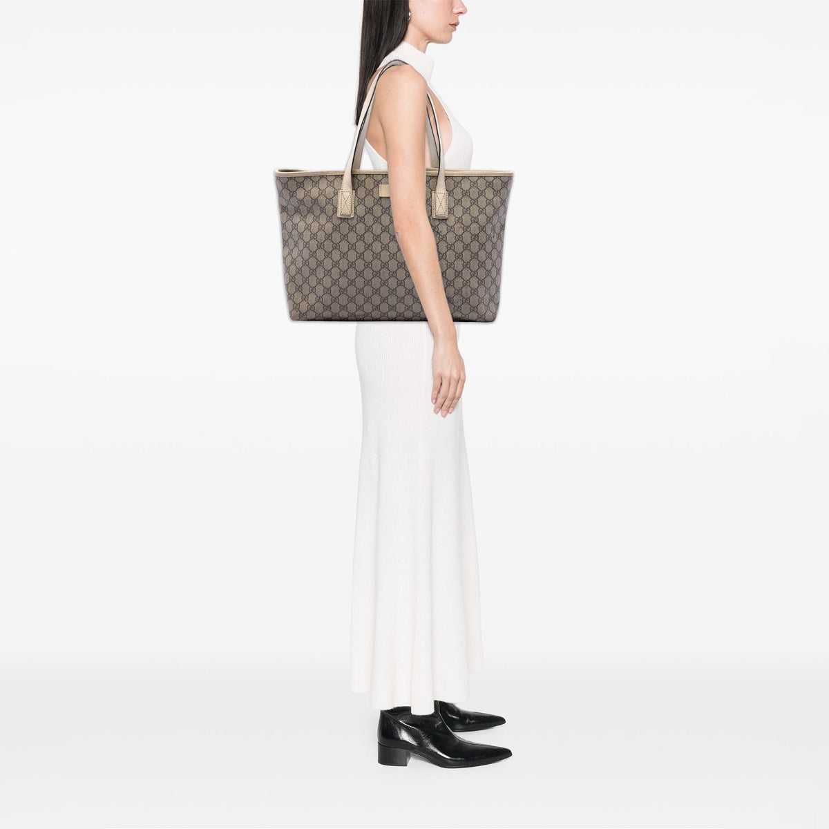 Gucci Medium GG Supreme Tote