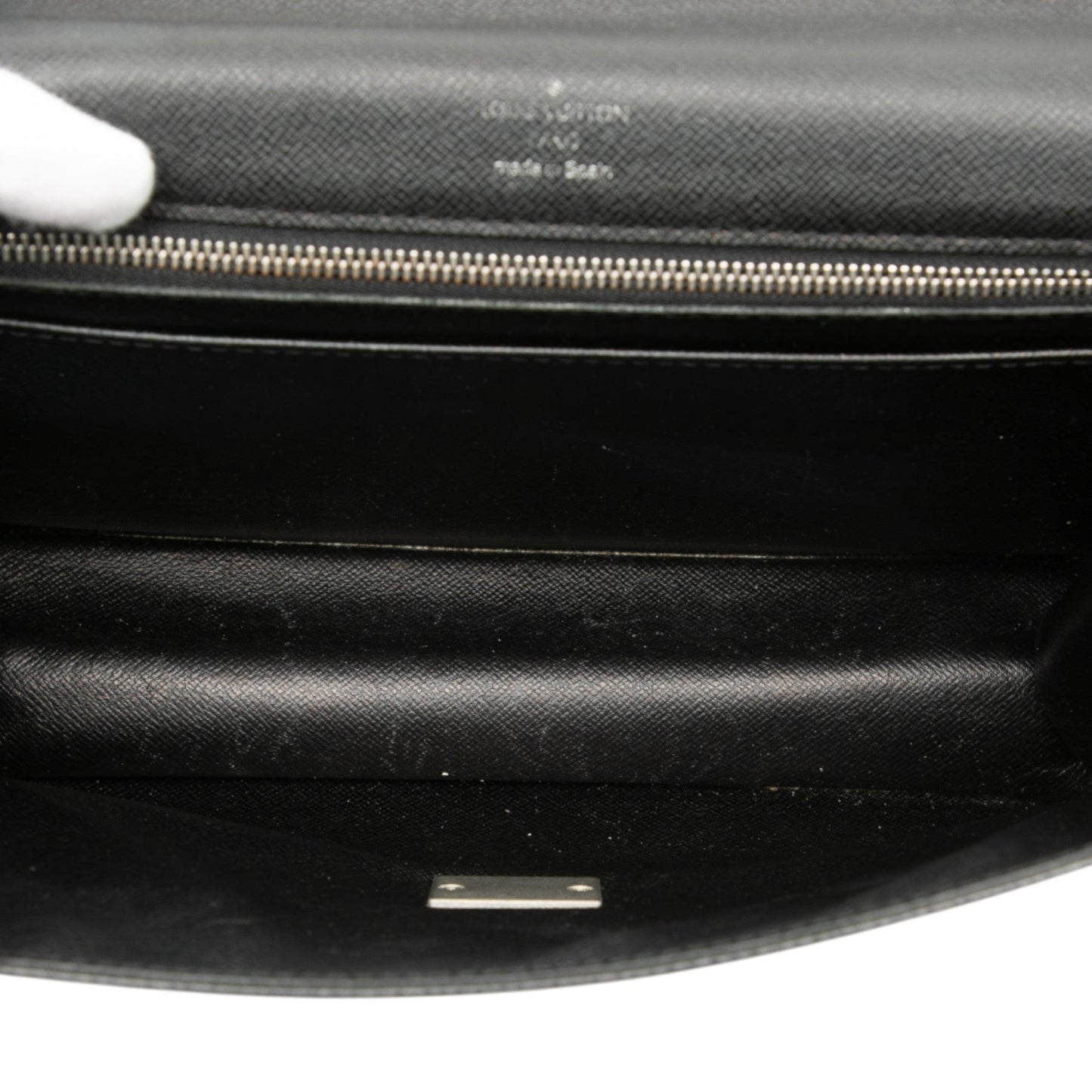 Louis Vuitton Taiga Selenga