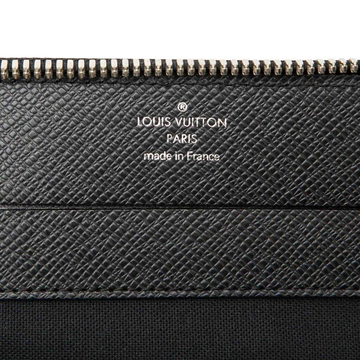 Louis Vuitton Taiga Vladimir Portfolio