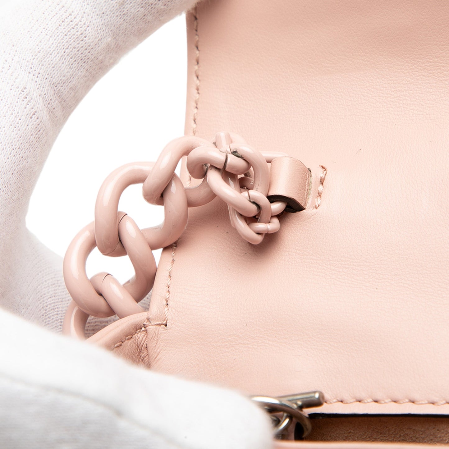 Gucci GG Marmont Matelasse Leather Monochrome Chain Belt Bag