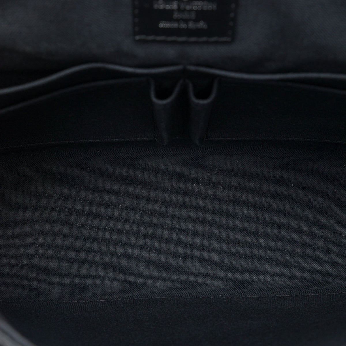 Louis Vuitton Damier Graphite District MM