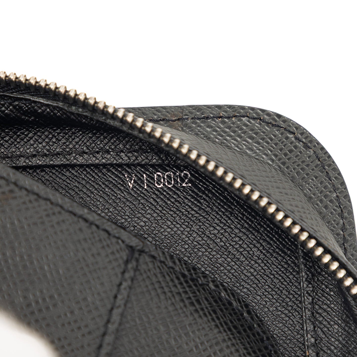 Louis Vuitton Taiga Pochette Baikal