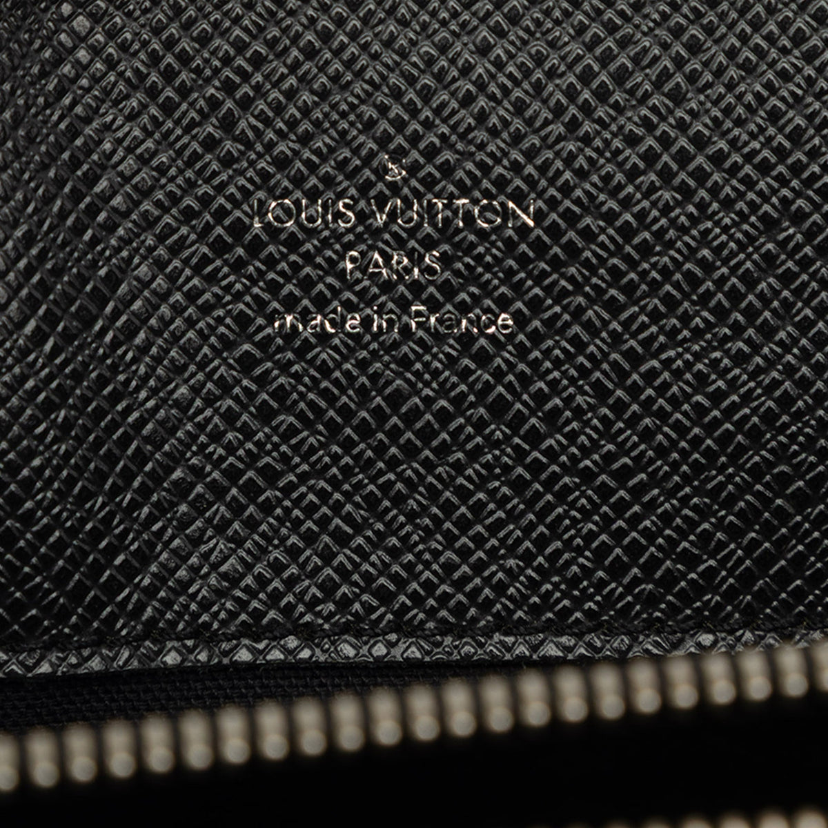 Louis Vuitton Taiga Lozan