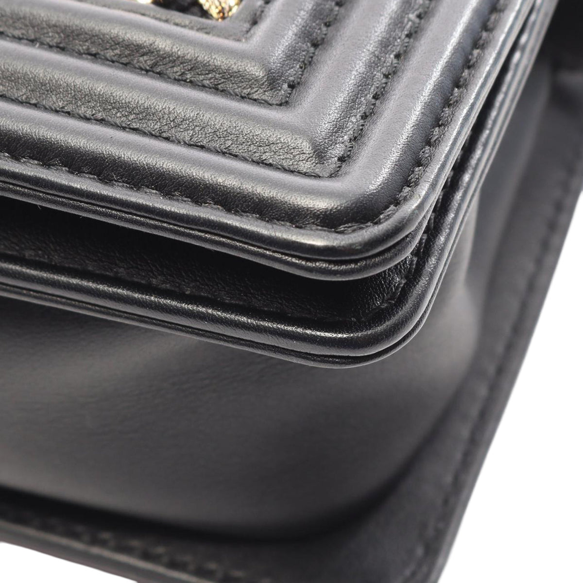 Chanel Small Tweed and Lambskin Boy Flap — Black