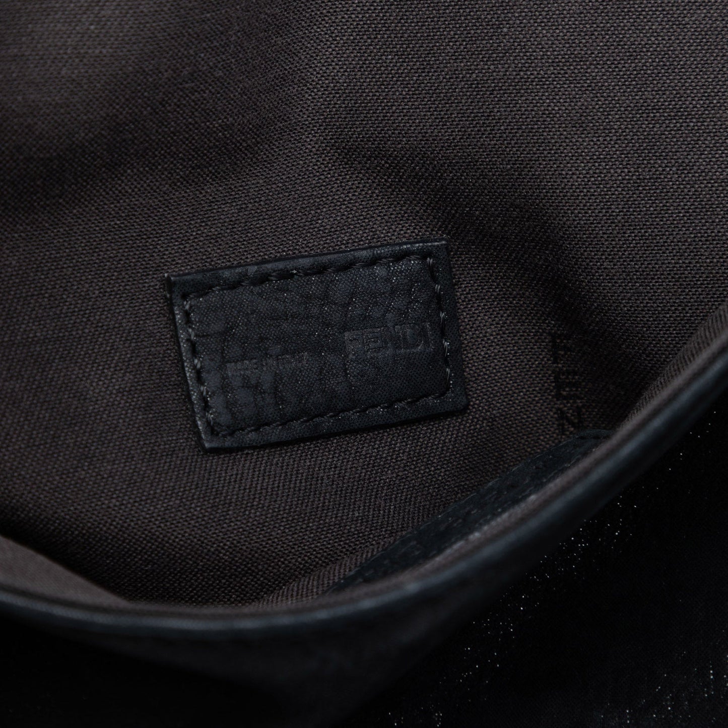 Nubuck FF Chain Flap