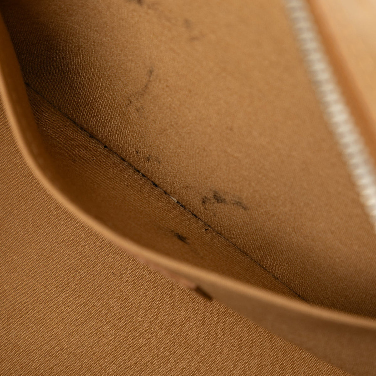 Louis Vuitton Monogram Mat Shelton — Gold