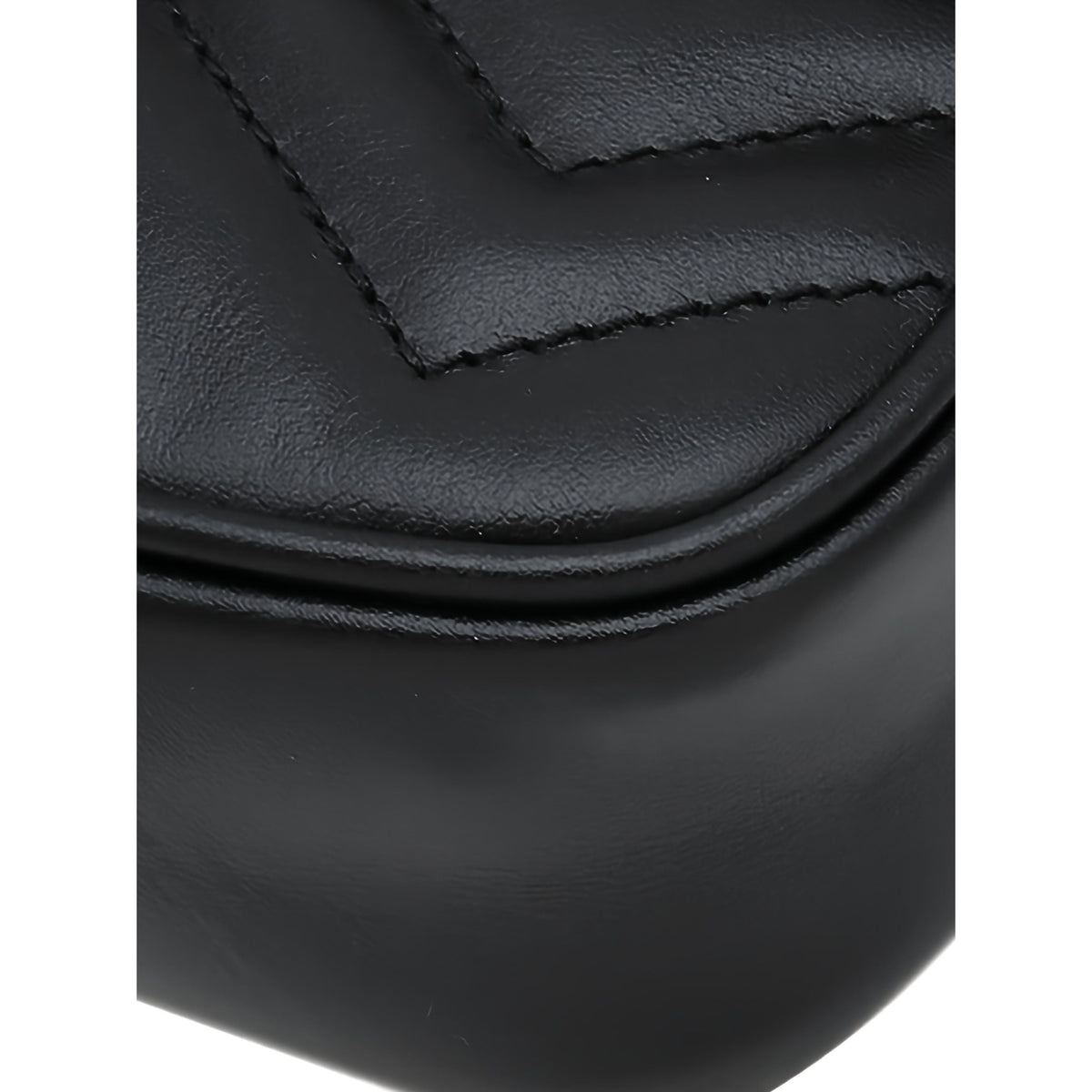 Gucci GG Marmont Matelasse Calfskin Monochrome Chain Belt Bag — Black
