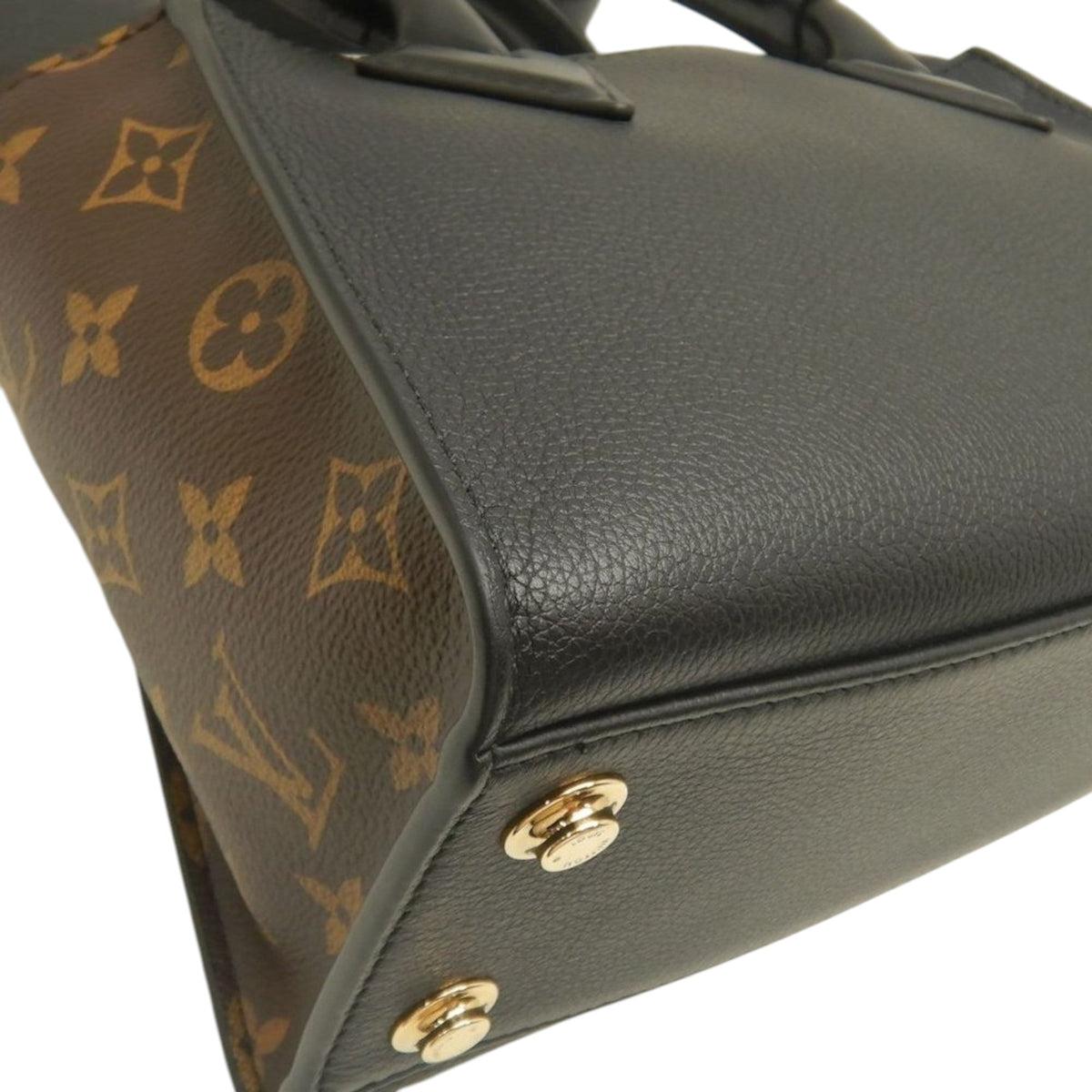 Louis Vuitton Monogram On My Side PM