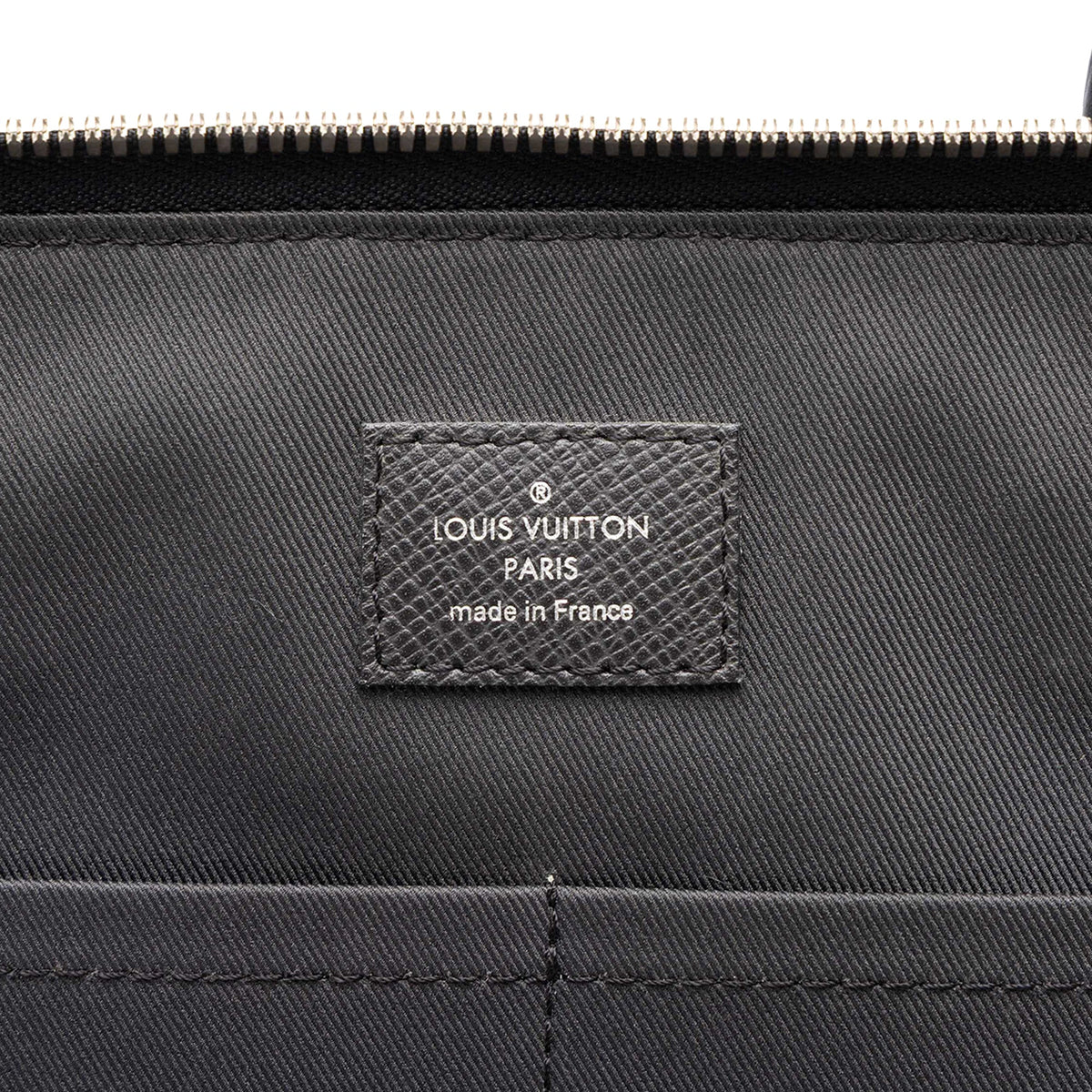 Louis Vuitton Taiga Porte Documents Slim — Black