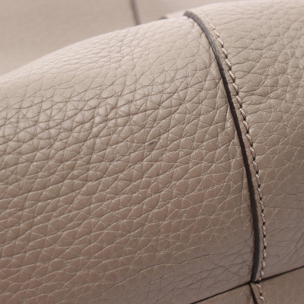 Gucci Medium Pebbled Calfskin Twill Tote — Beige