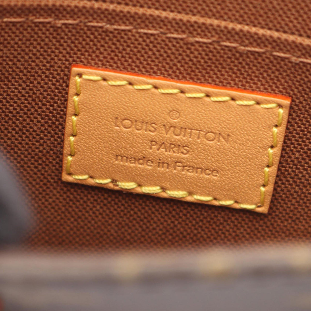 Louis Vuitton Monogram Petit Sac Plat