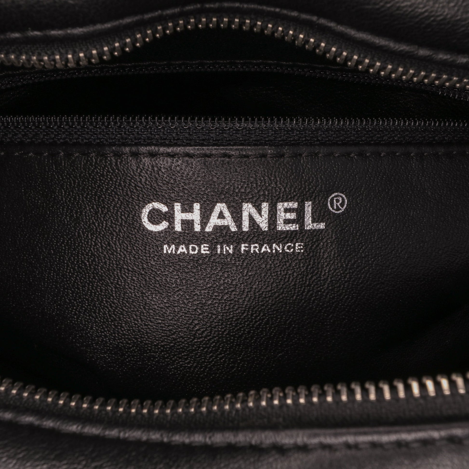 Chanel Tweed and Resin Zipped Chain Shopping Bag
