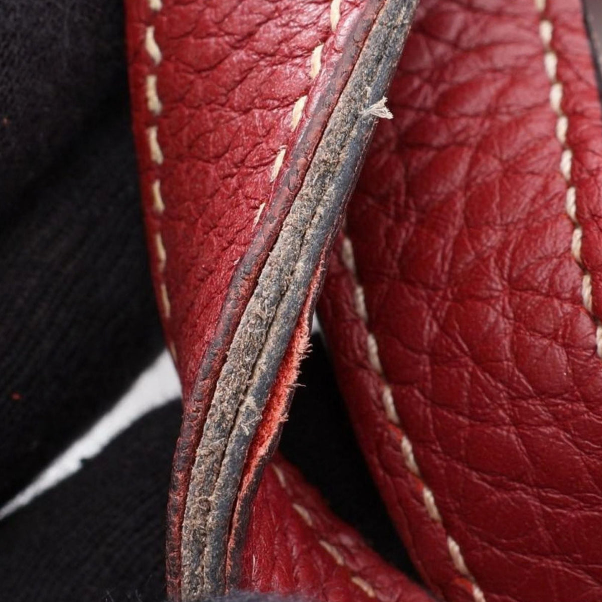 Hermès Taurillon Clemence Halzan 31 — Red