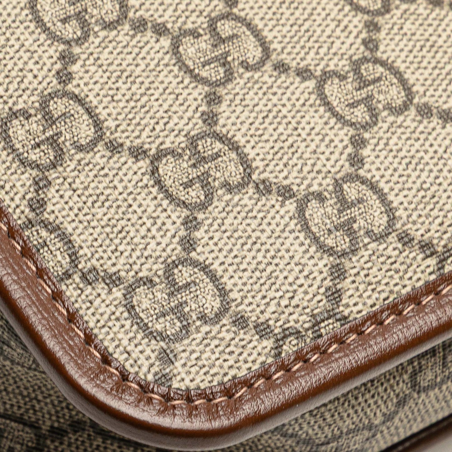 Gucci GG Supreme Interlocking G Clutch