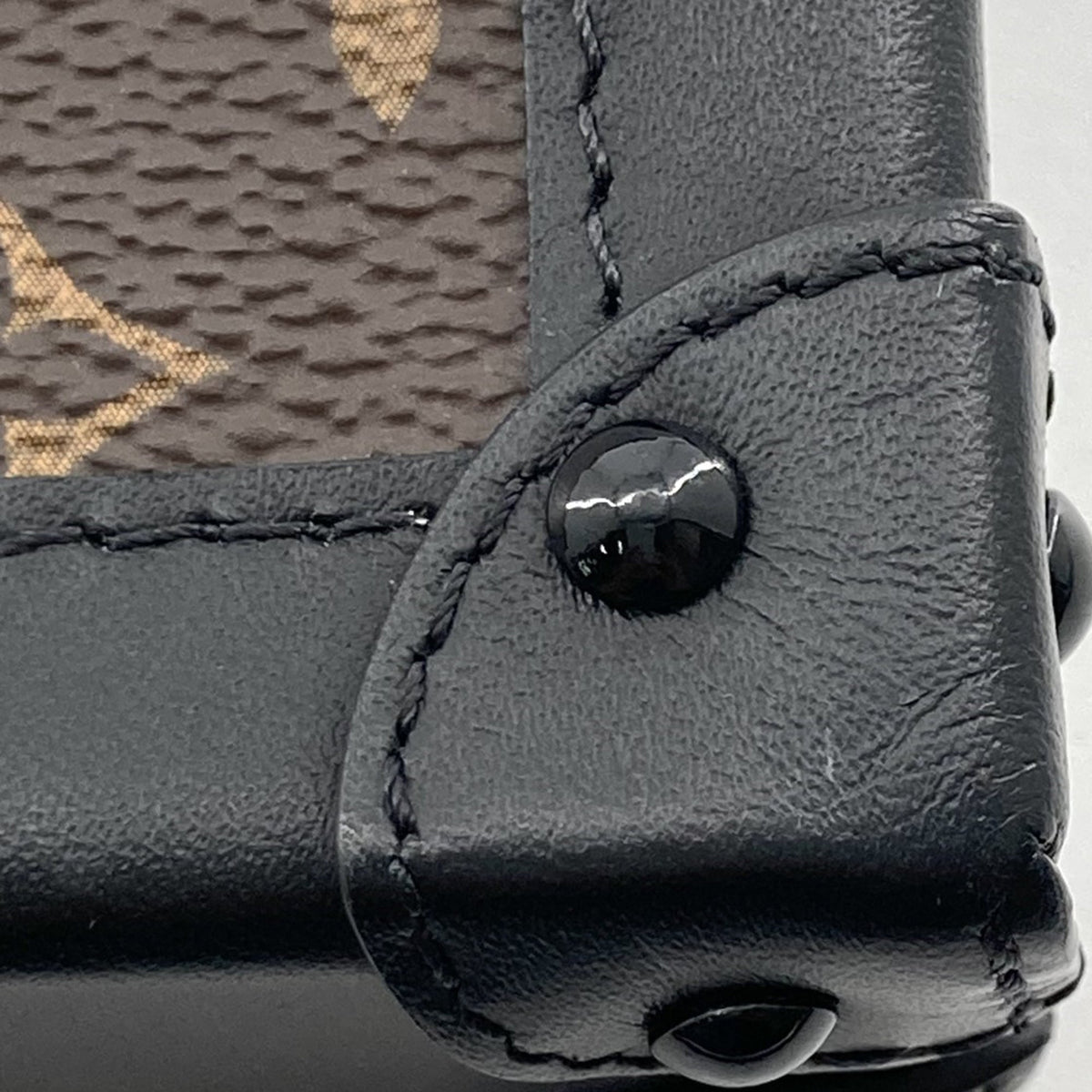 Louis Vuitton Monogram Pochette Trunk Verticale