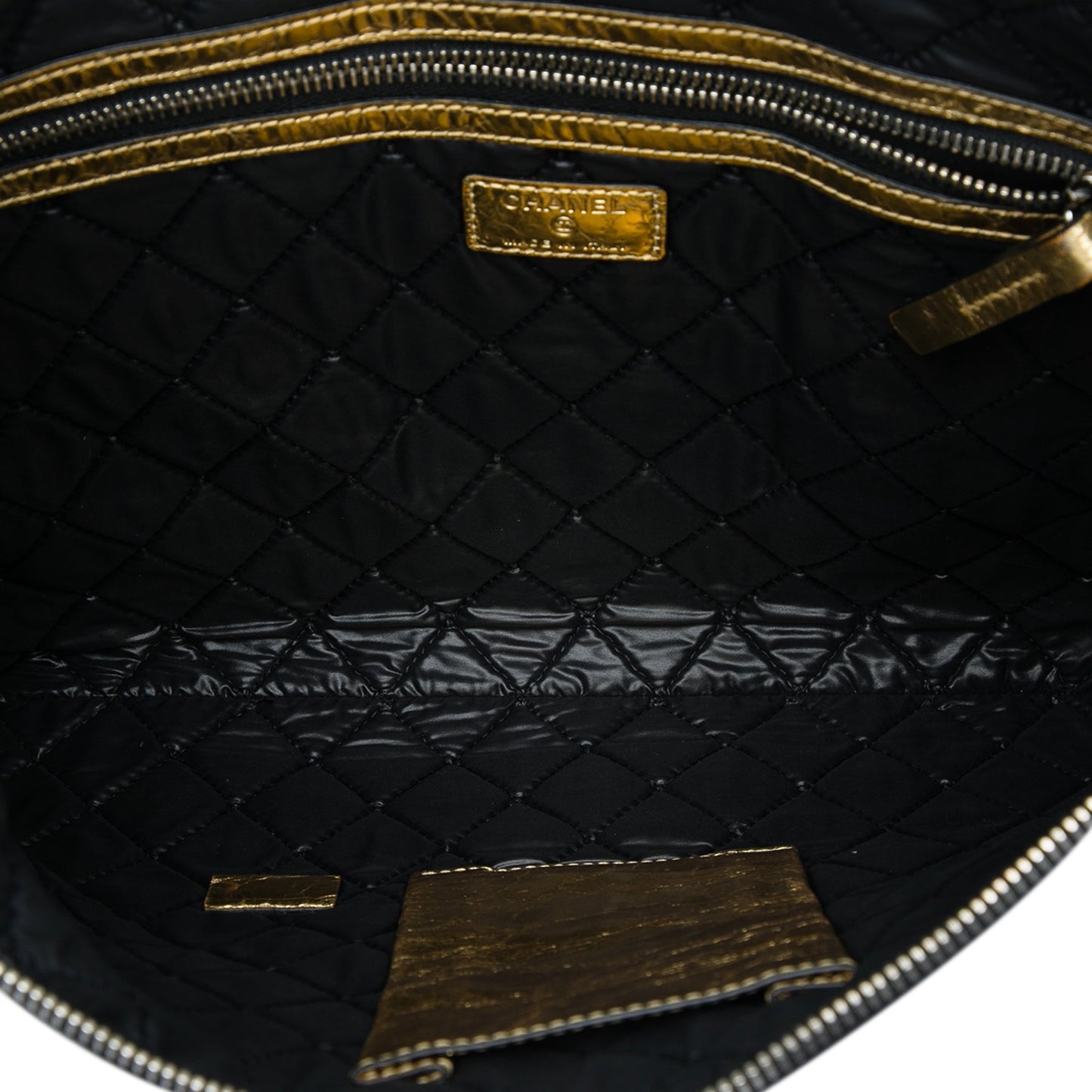 Chanel Metallic Crinkled Calfskin Feministe Mais Feminine Pouch