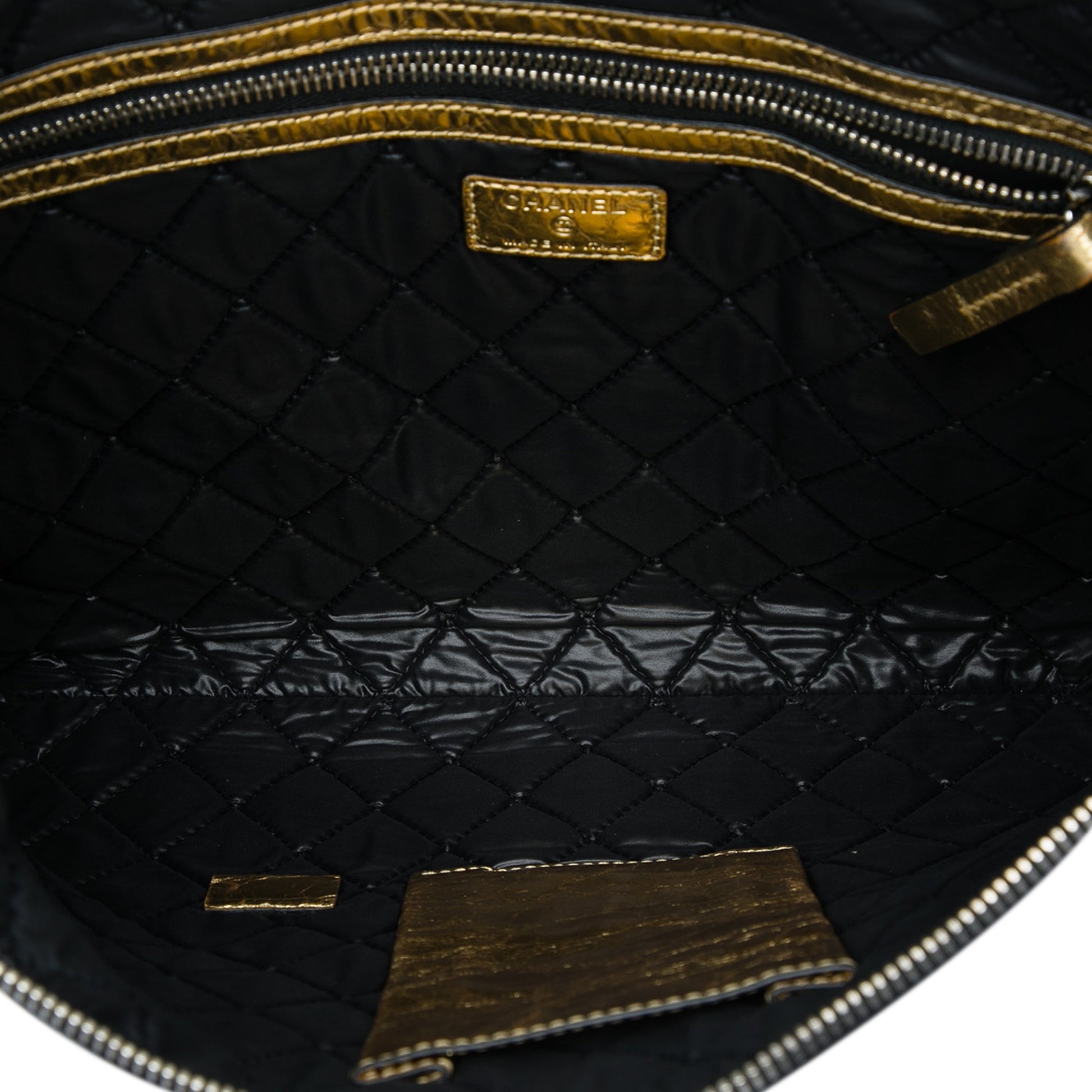 Chanel Metallic Crinkled Calfskin Feministe Mais Feminine Pouch