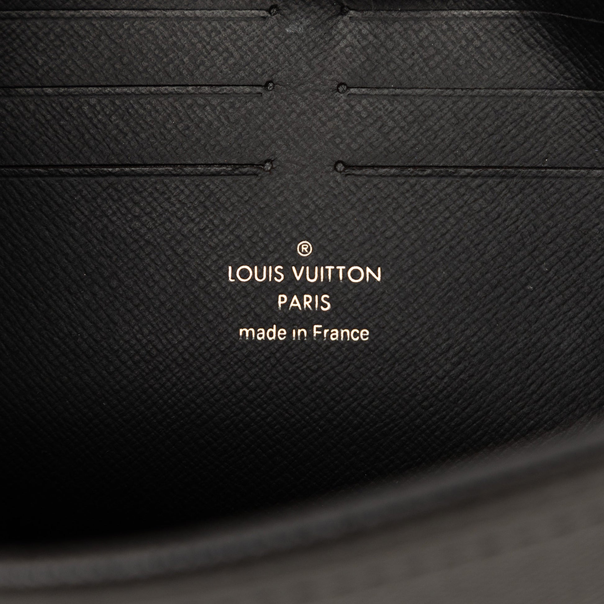 Louis Vuitton Taiga Pochette Voyage MM