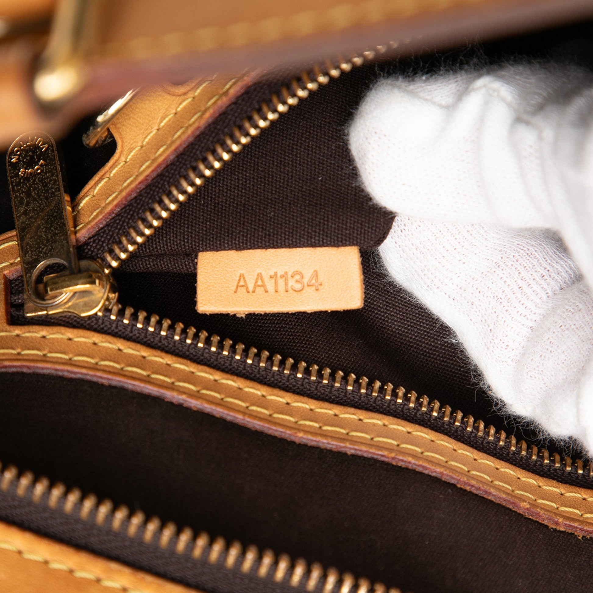 Louis Vuitton Monogram Vernis Brea MM
