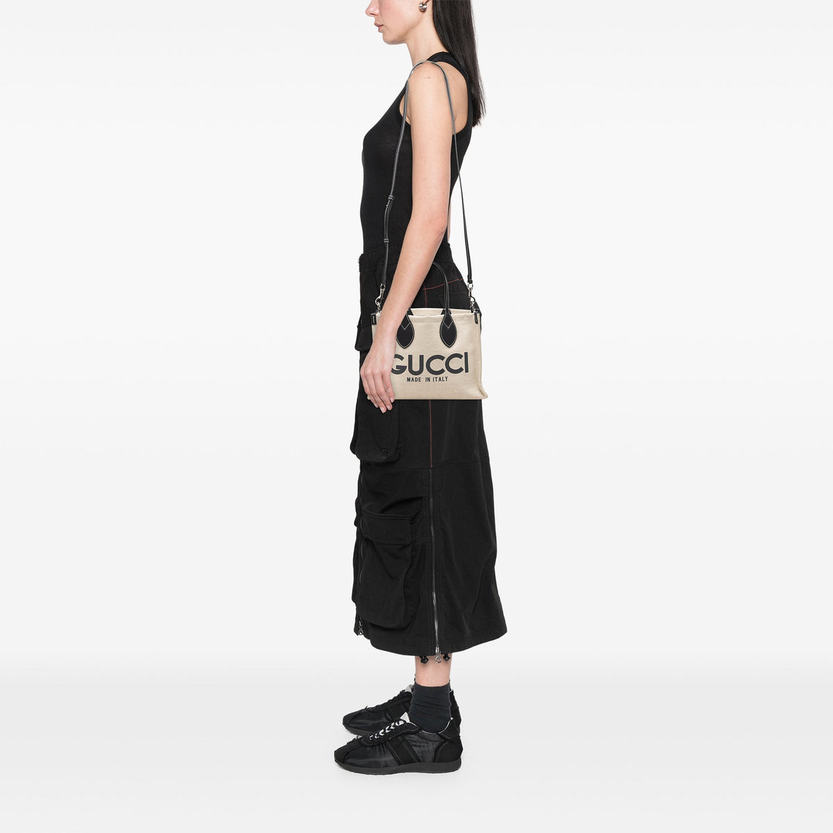 Gucci Medium Canvas Logo Tote — Beige