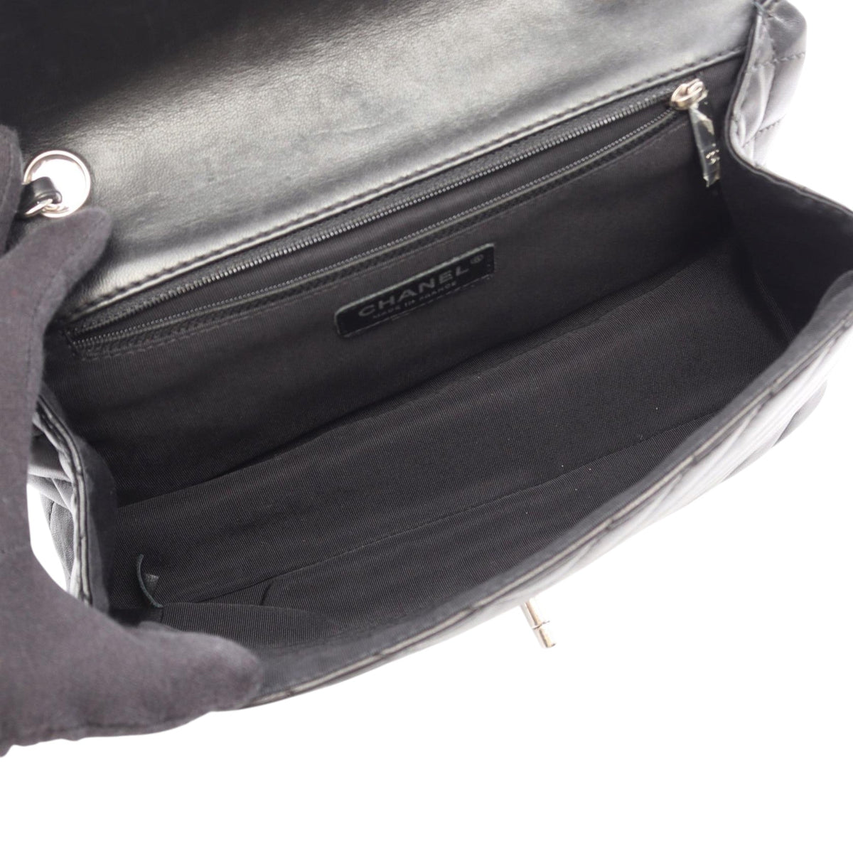Chanel Medium Chevron Lambskin Surpique Flap — Black