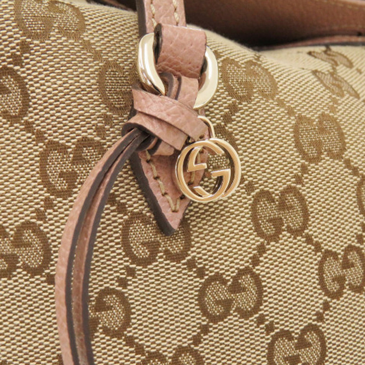 Gucci GG Canvas Medium Bree