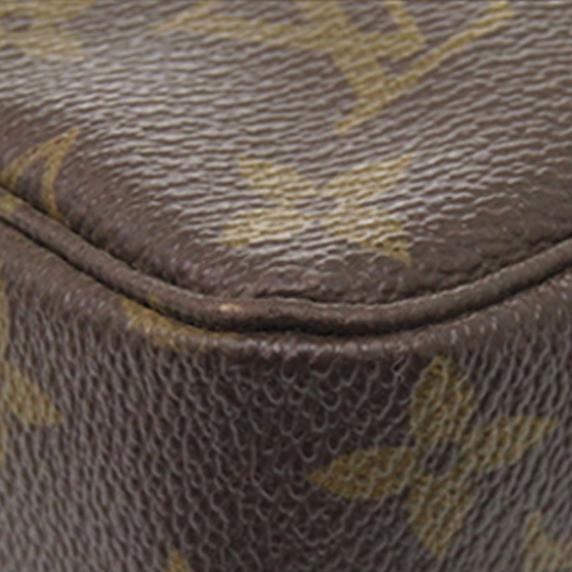 Louis Vuitton Monogram Trousse Toilette 23