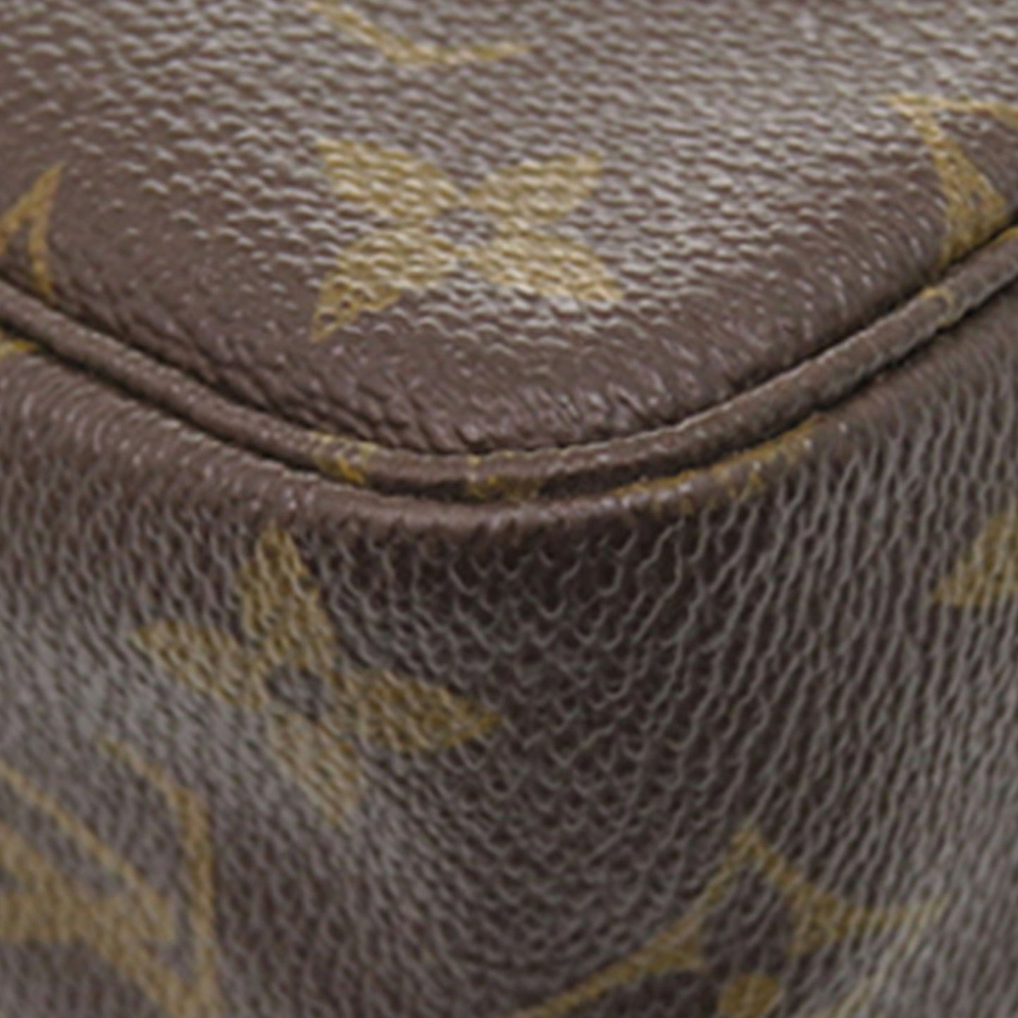 Louis Vuitton Monogram Trousse Toilette 23