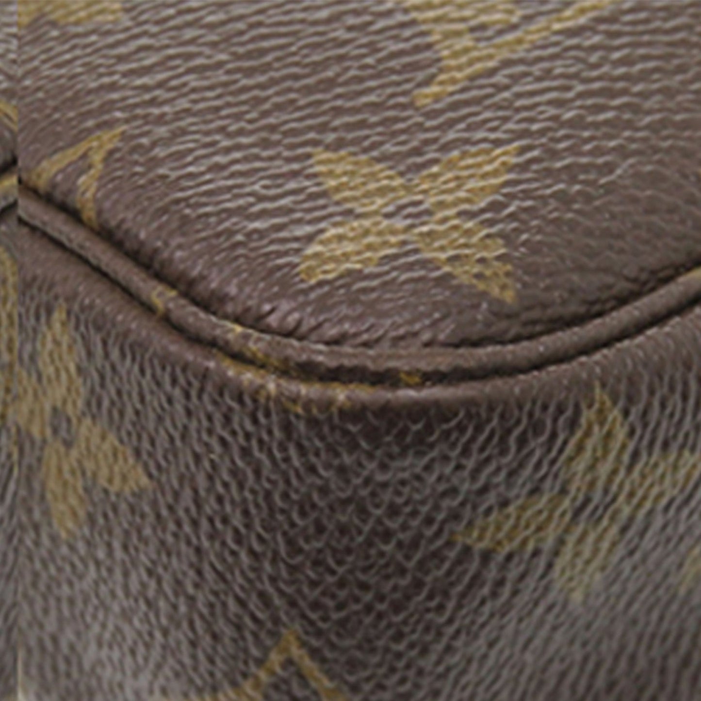 Louis Vuitton Monogram Trousse Toilette 23