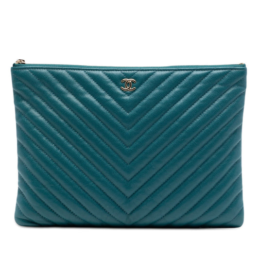 Medium CC Chevron Caviar O Case Clutch