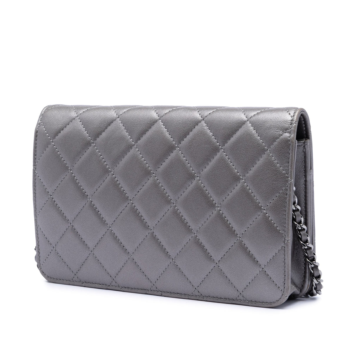 Chanel CC Quilted Metallic Lambskin Faux Pearl Wallet On Chain — Silver