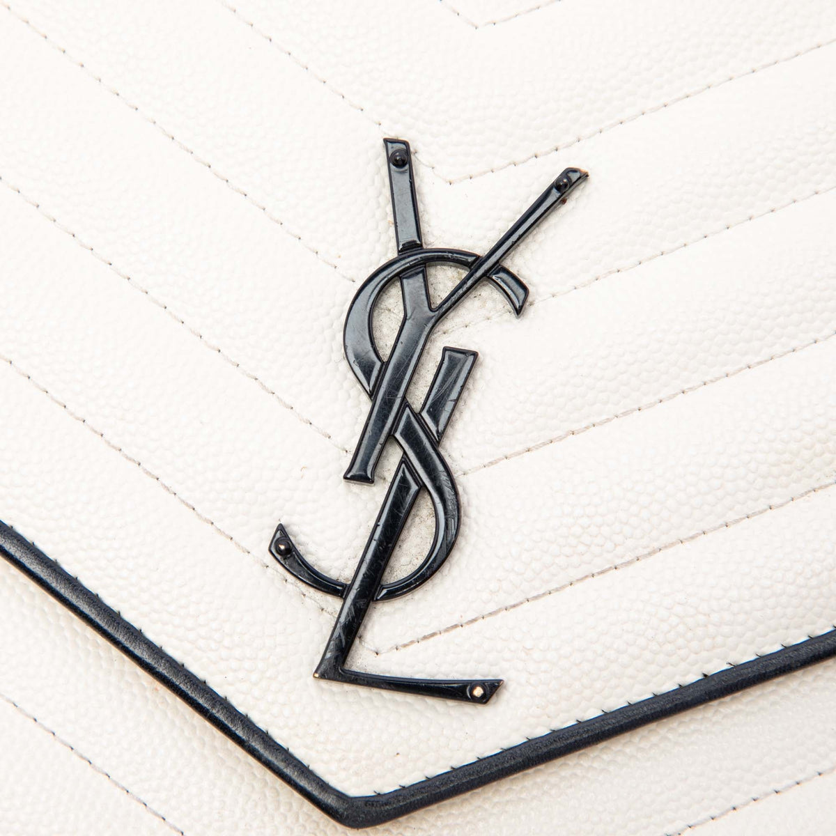 Saint Laurent Bicolor Grain De Poudre Chevron Classic Cassandre Chain Wallet — Black