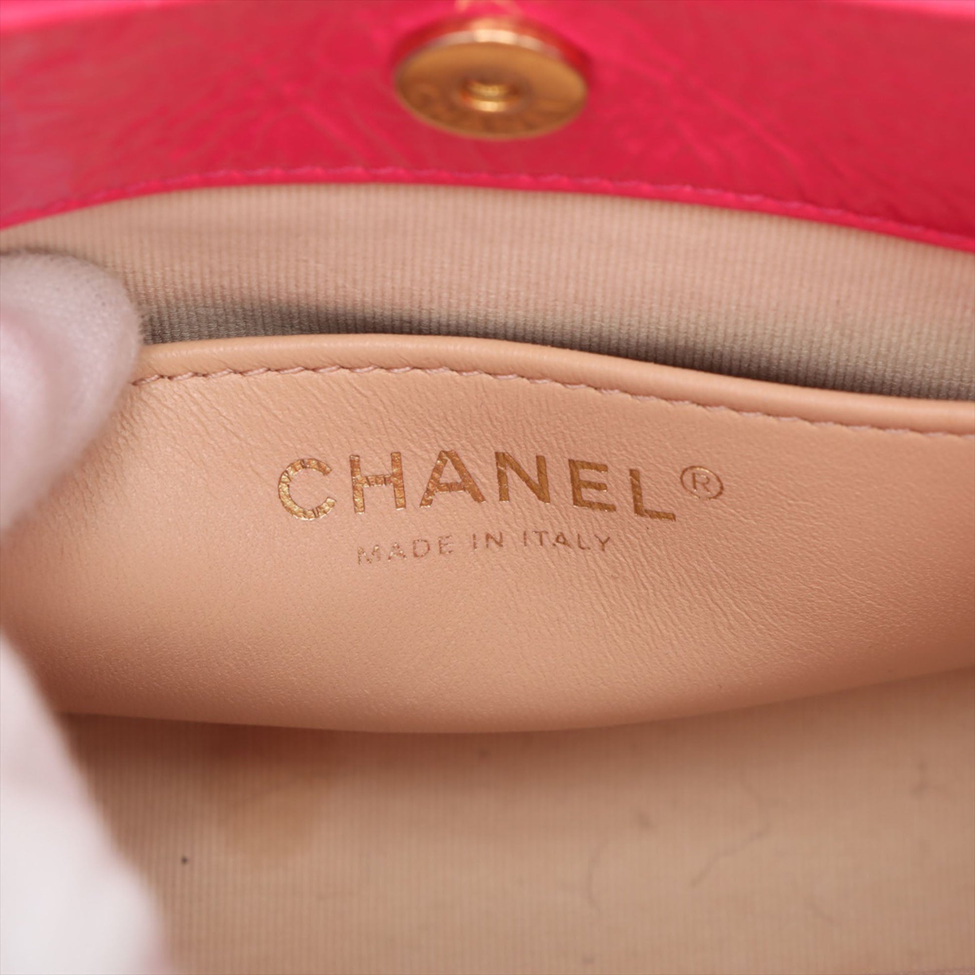 Chanel Medium Shiny Crumpled Calfskin Wavy CC Hobo