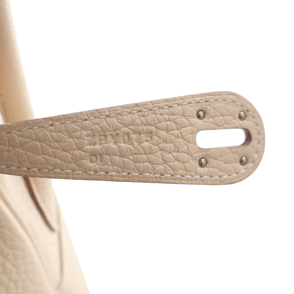 Hermès Clemence Lindy 26 — Beige