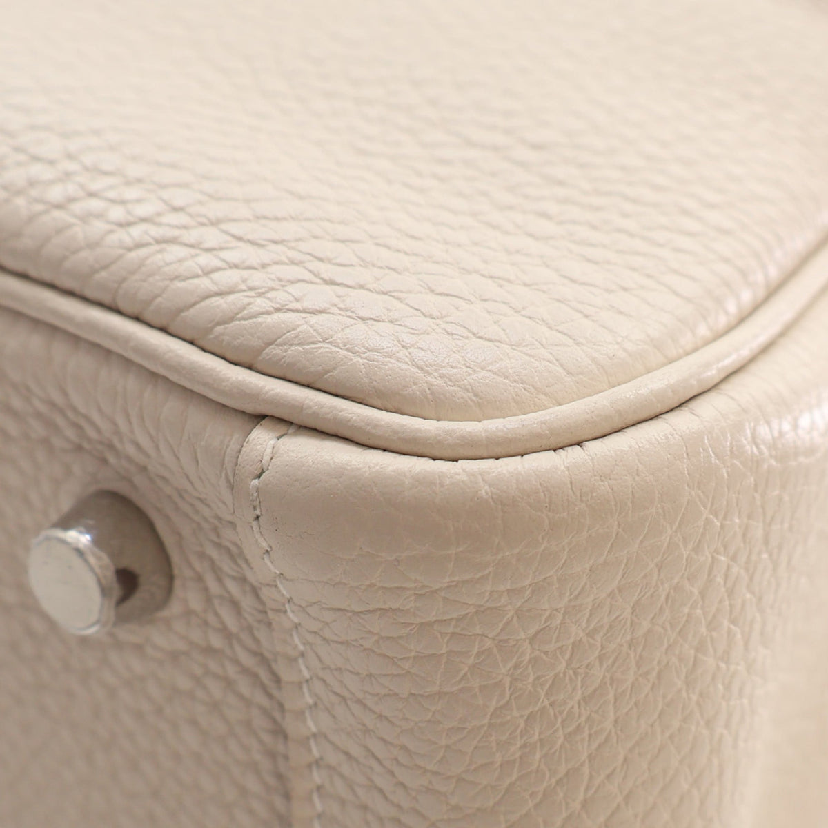 Hermès Clemence Lindy 26 — Beige