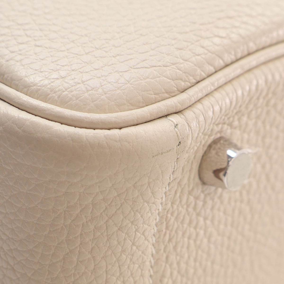 Hermès Clemence Lindy 26 — Beige