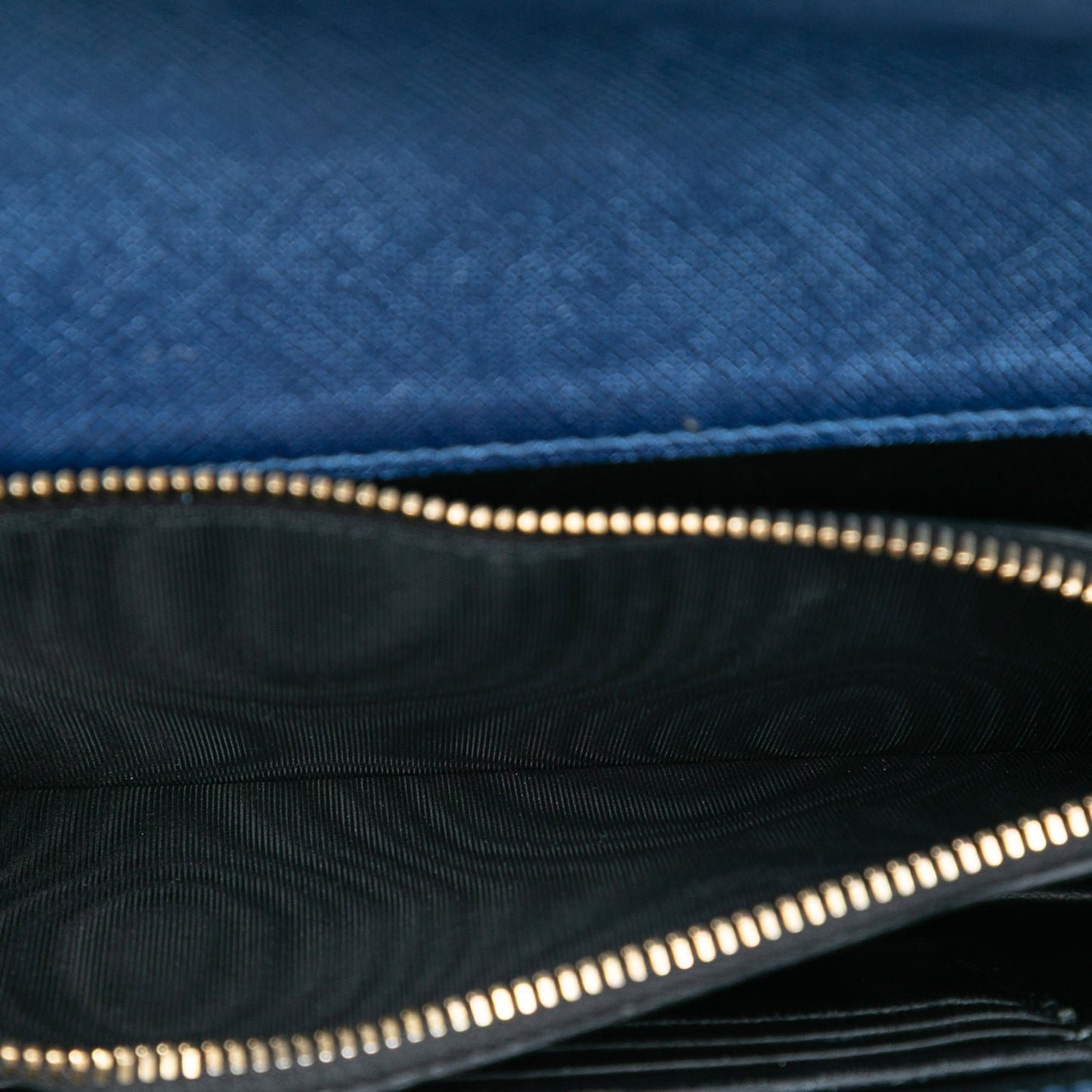 Metallic Saffiano Lux Monochrome Wallet on Chain