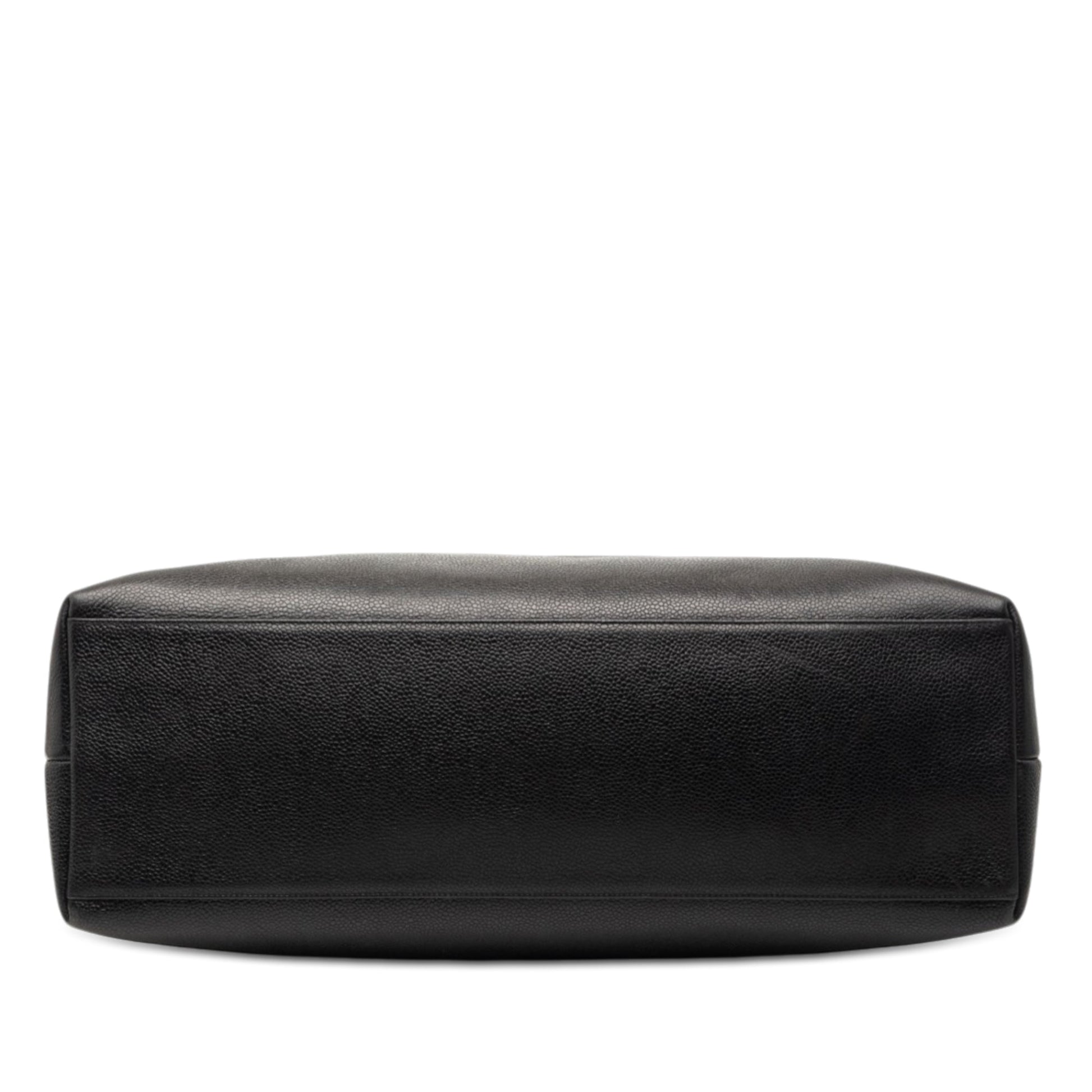 CC Caviar Shoulder Bag