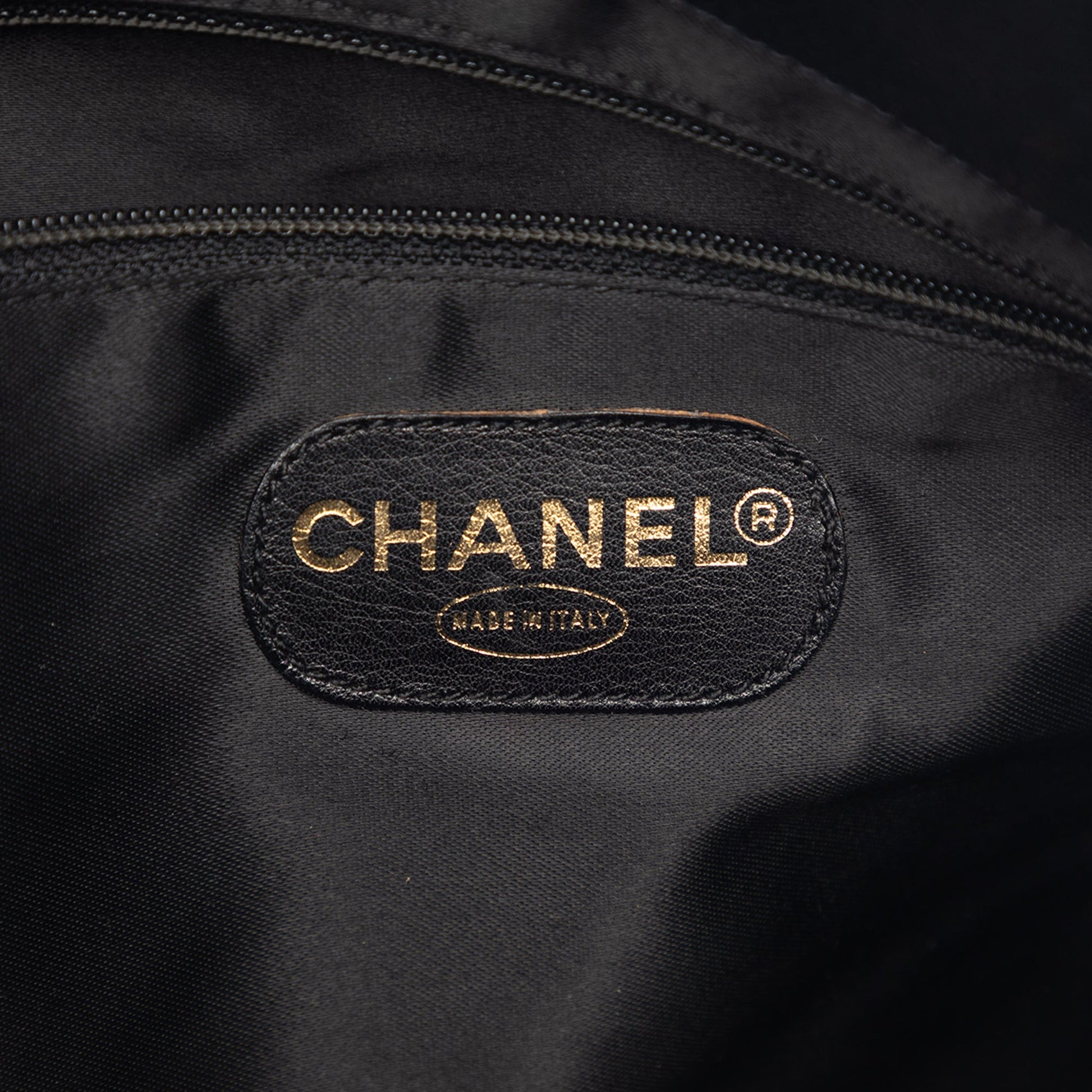 CC Caviar Shoulder Bag