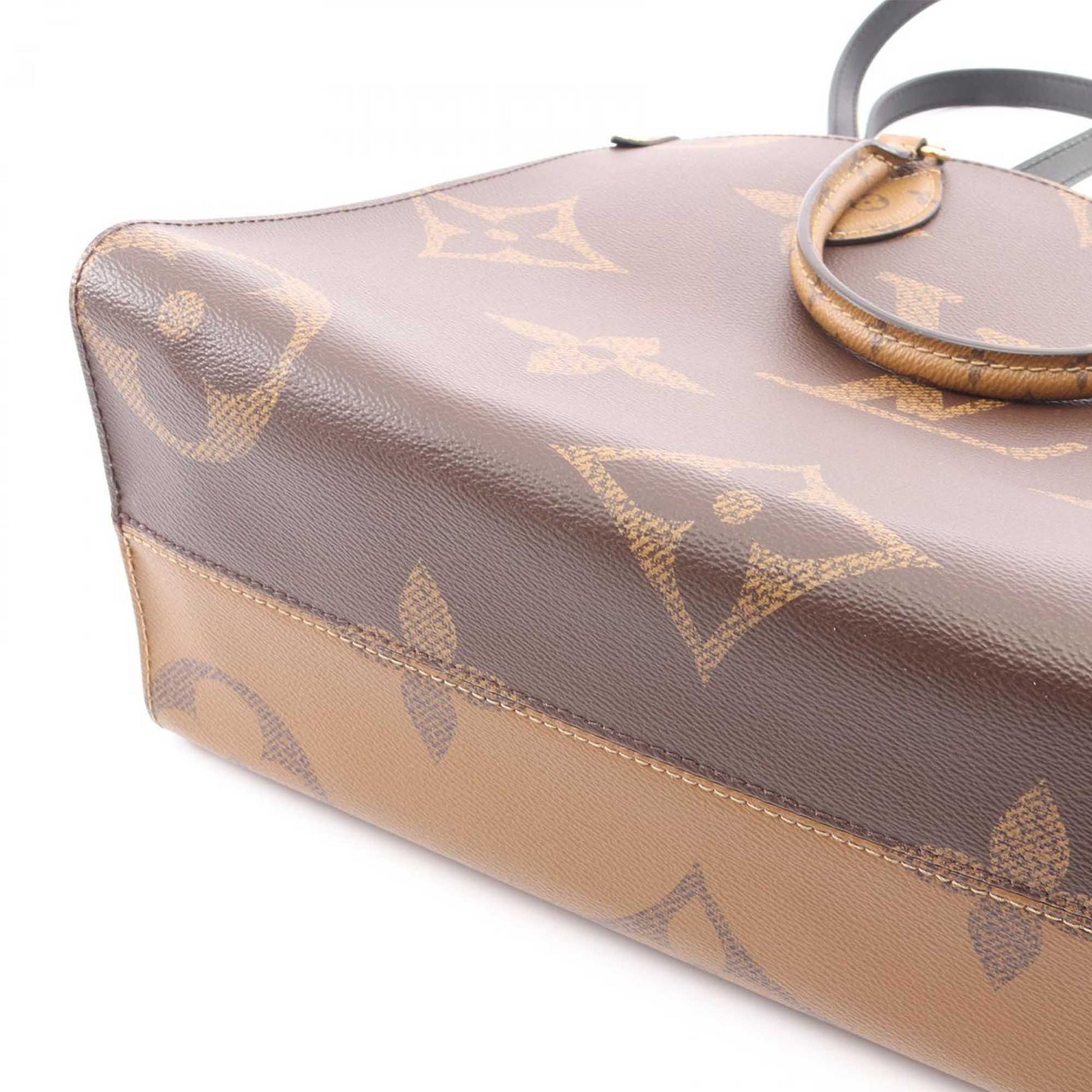 Louis Vuitton Monogram Reverse Giant OnTheGo MM