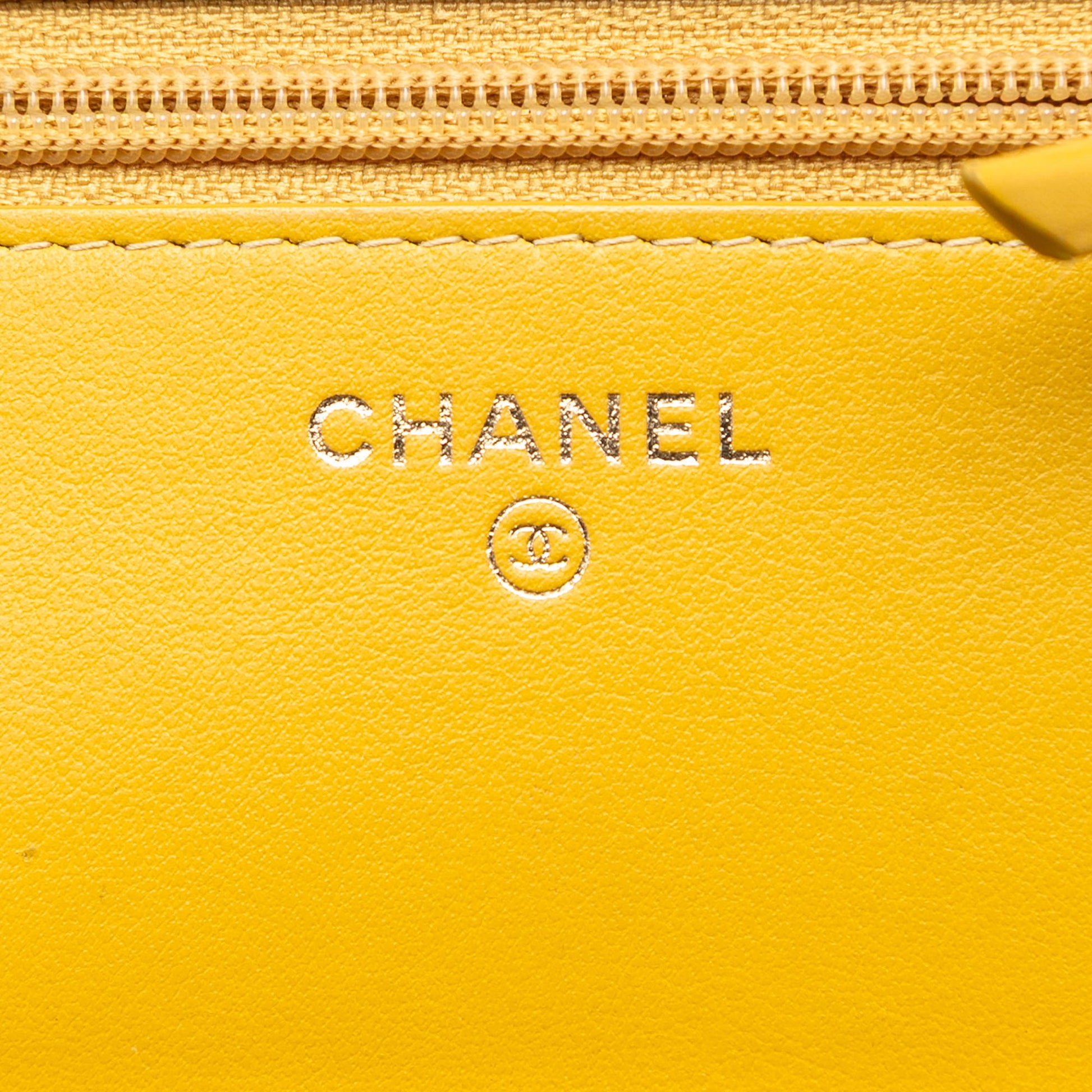 Chanel Caviar CC Filigree Wallet On Chain