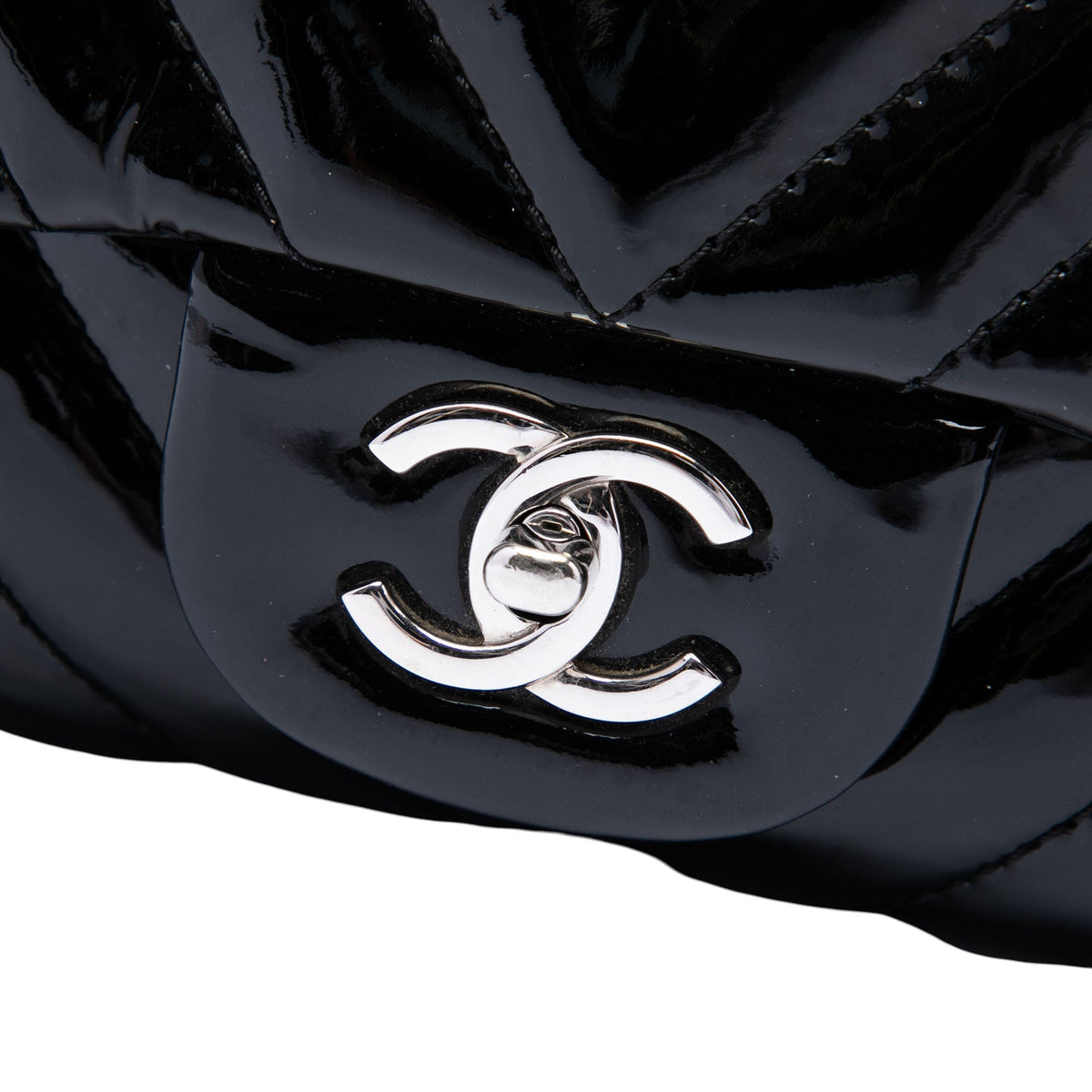 Chanel Jumbo Classic Chevron Patent Double Flap — Black