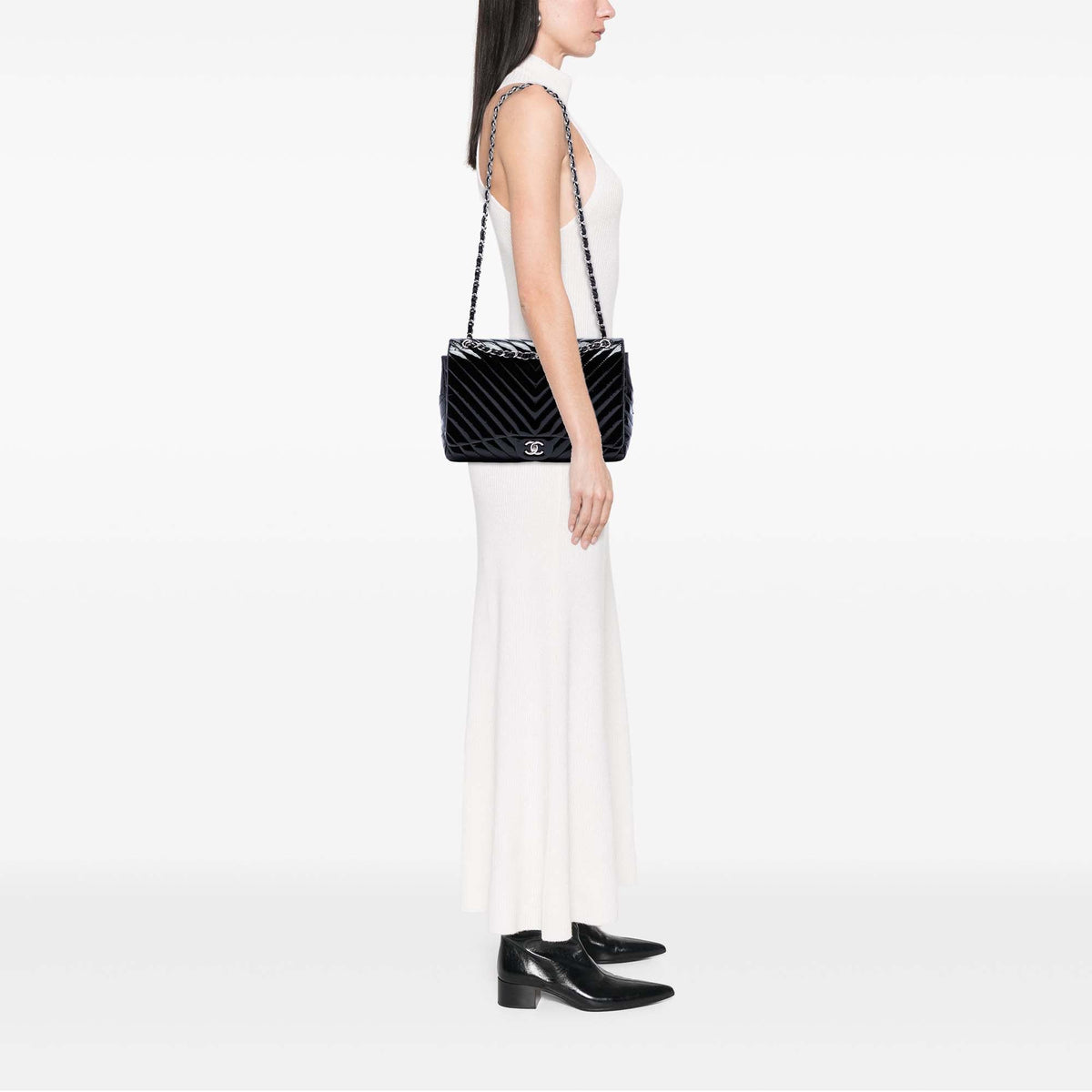 Chanel Jumbo Classic Chevron Patent Double Flap — Black
