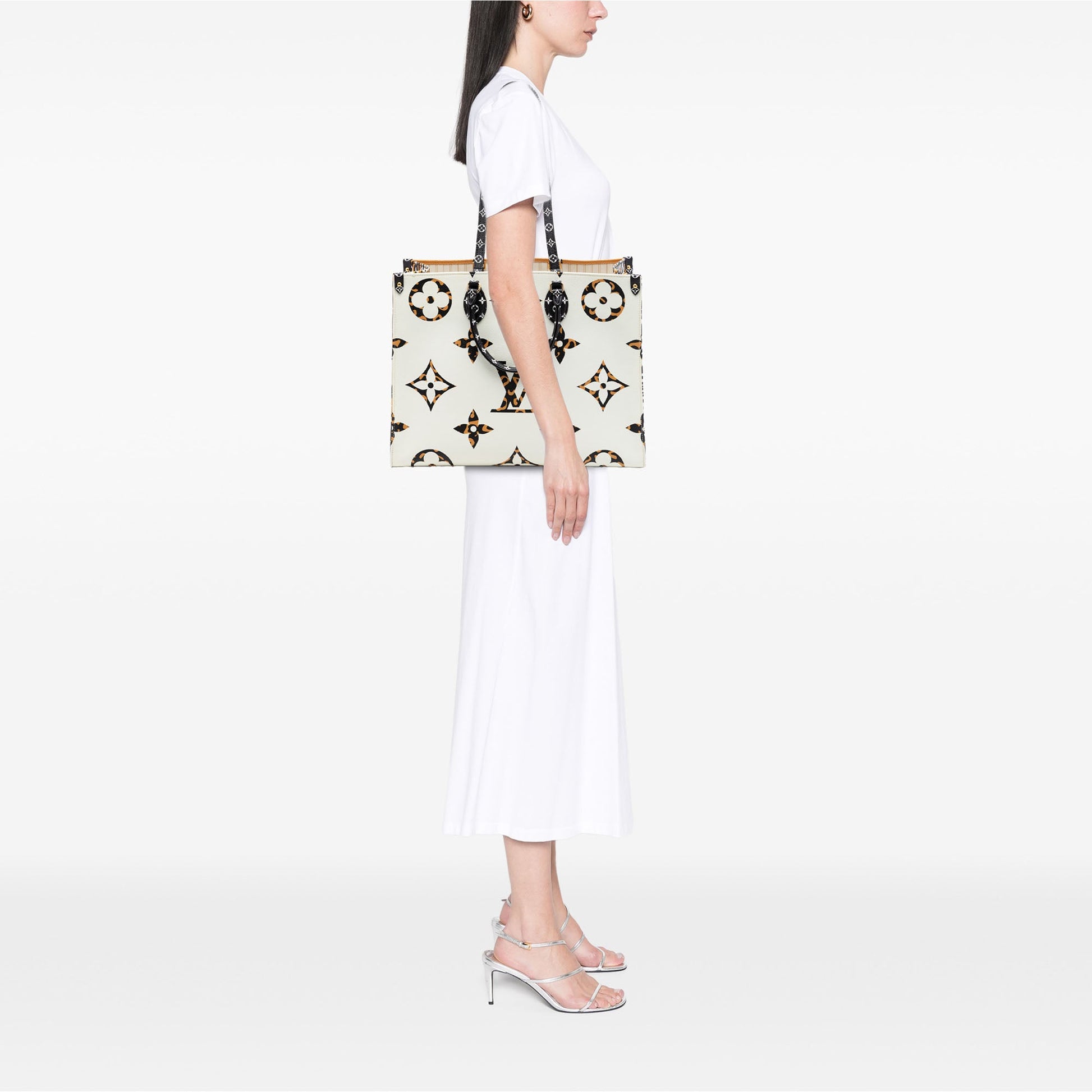 Louis Vuitton Monogram Giant Jungle Onthego GM