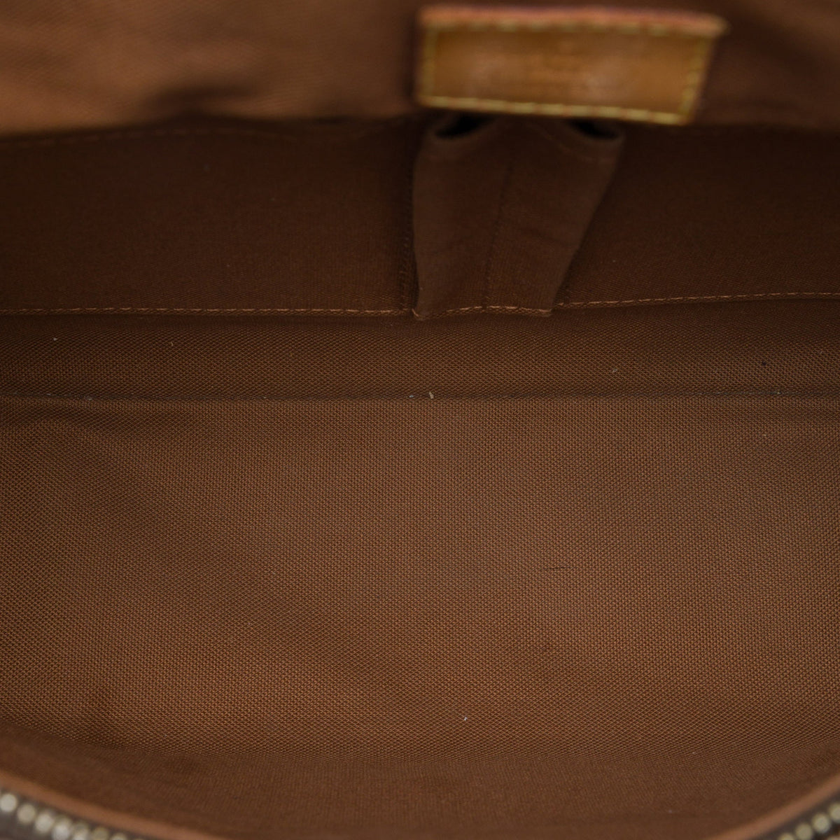 Louis Vuitton Monogram Beaubourg Messenger MM — Brown