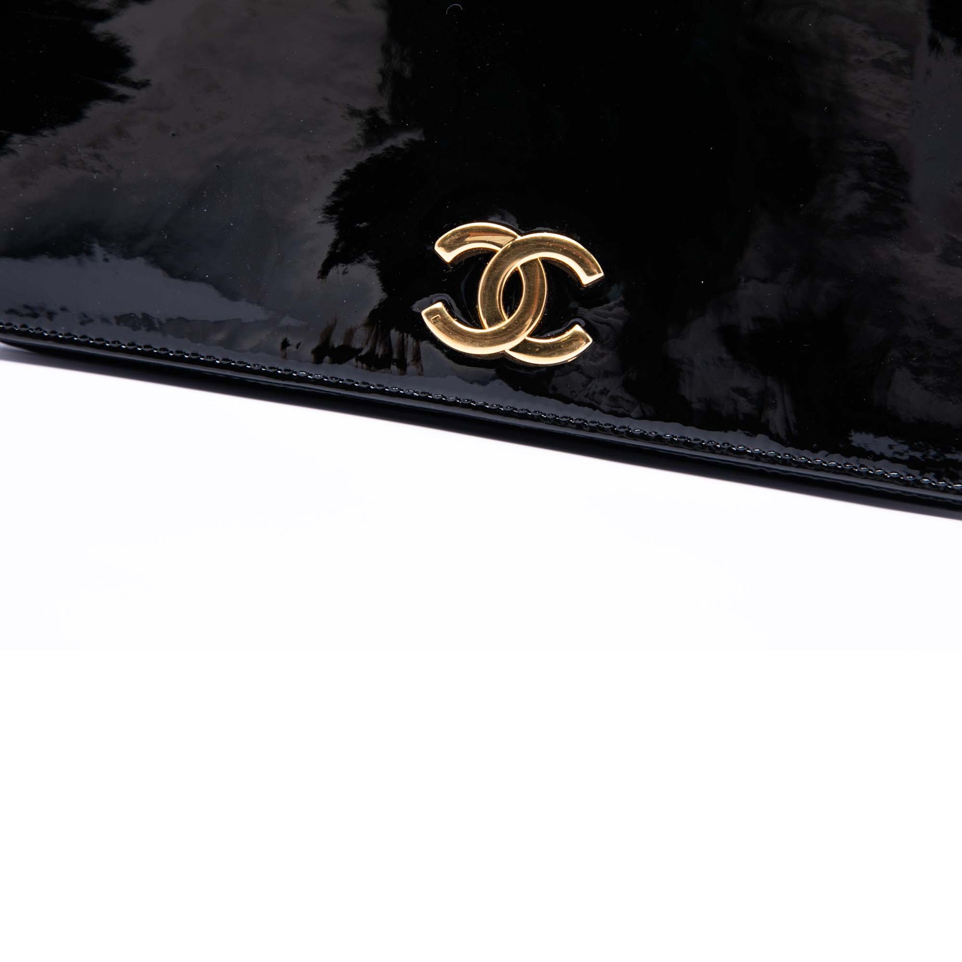 Chanel CC Patent Wallet On Chain