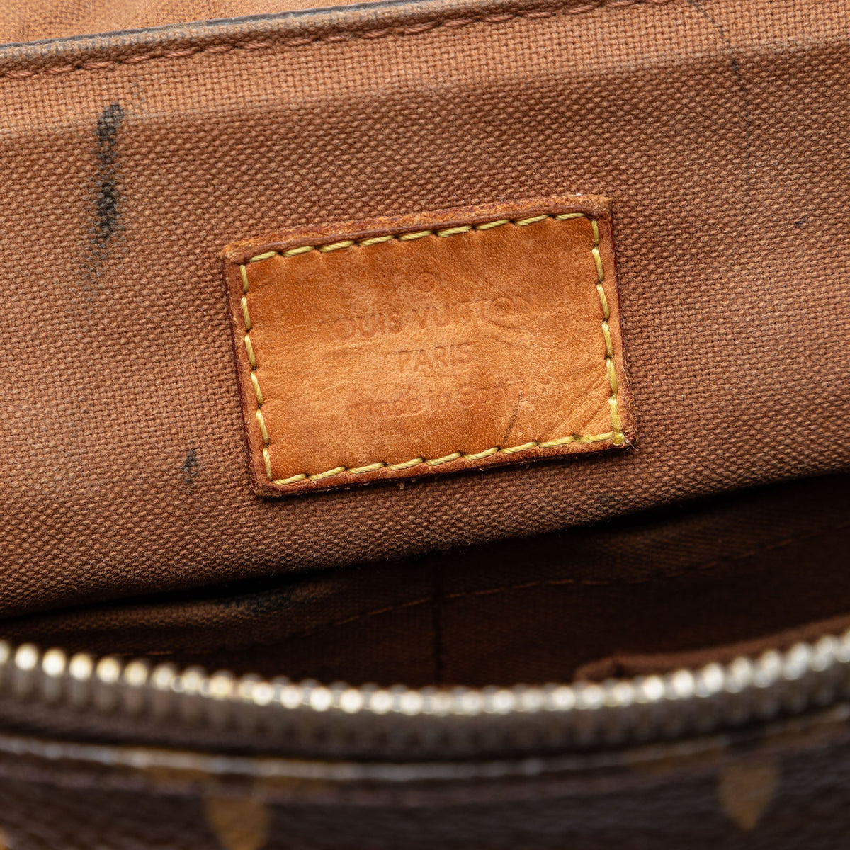 Louis Vuitton Monogram Beaubourg Messenger MM