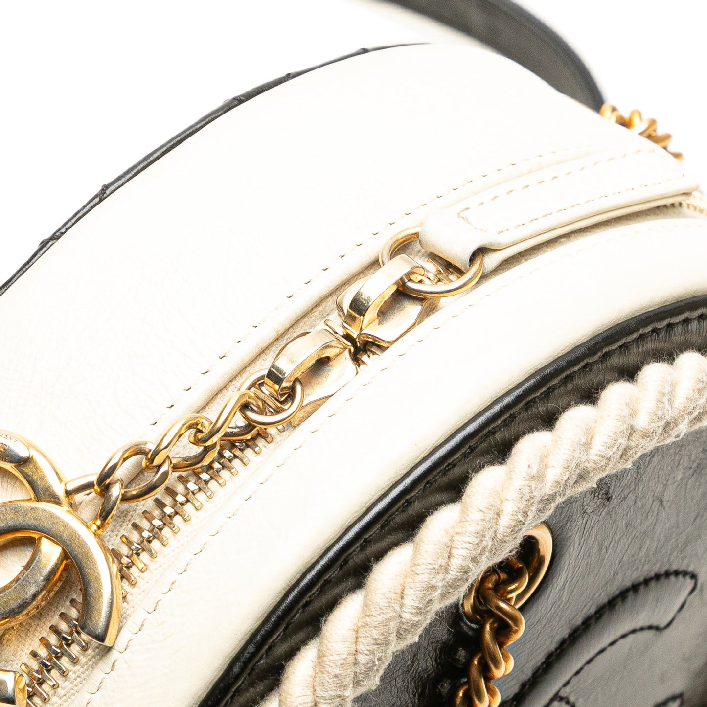 Chanel Crumpled Calfskin En Vogue Round Bag